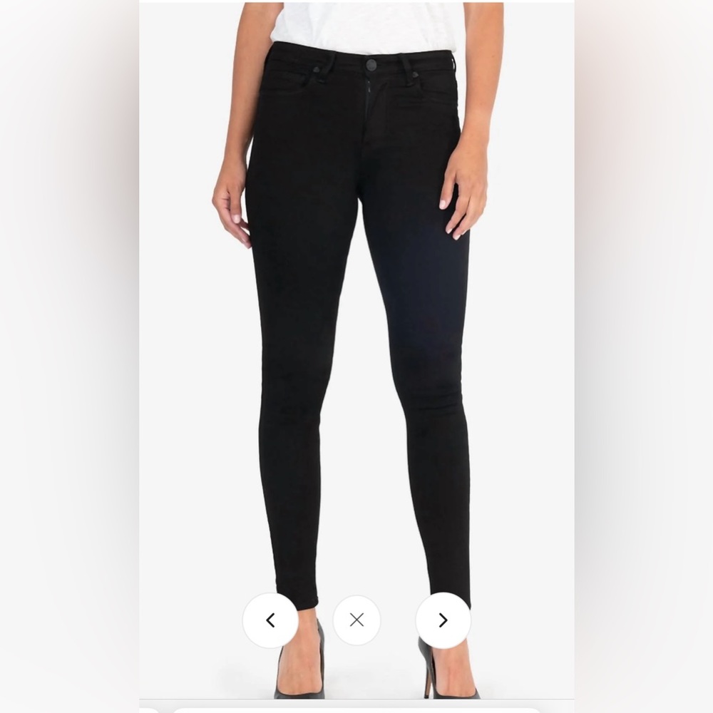 NWT’s Kut from the Kloth  high rise Mia skinny jeans size 8 black